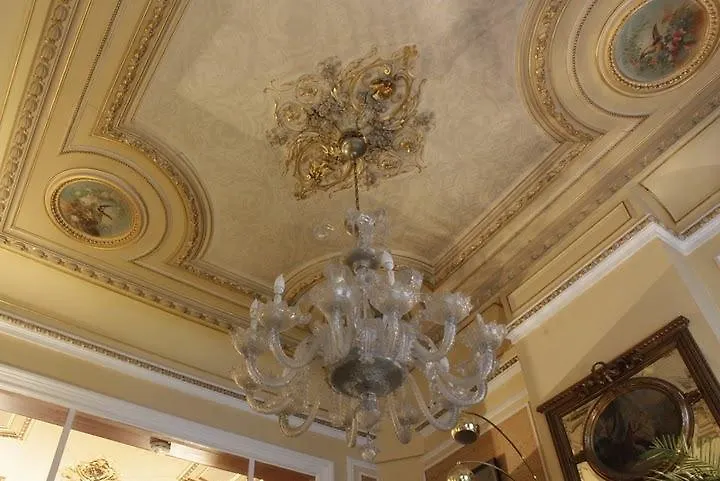 Hotel Les Bluets Bruksela 2*,  Belgia